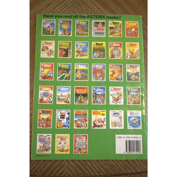 Asterix in Britain Book 3 Goscinny & Uderzo 1993 English Edition Vintage - Picture 3 of 3